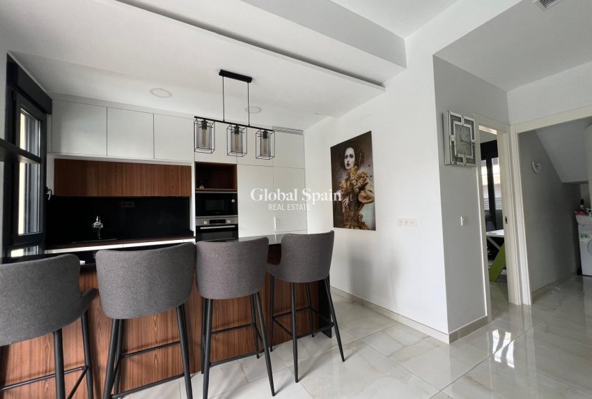 Wederverkoop - VILLA -
ORIHUELA COSTA - Lomas de Cabo Roig