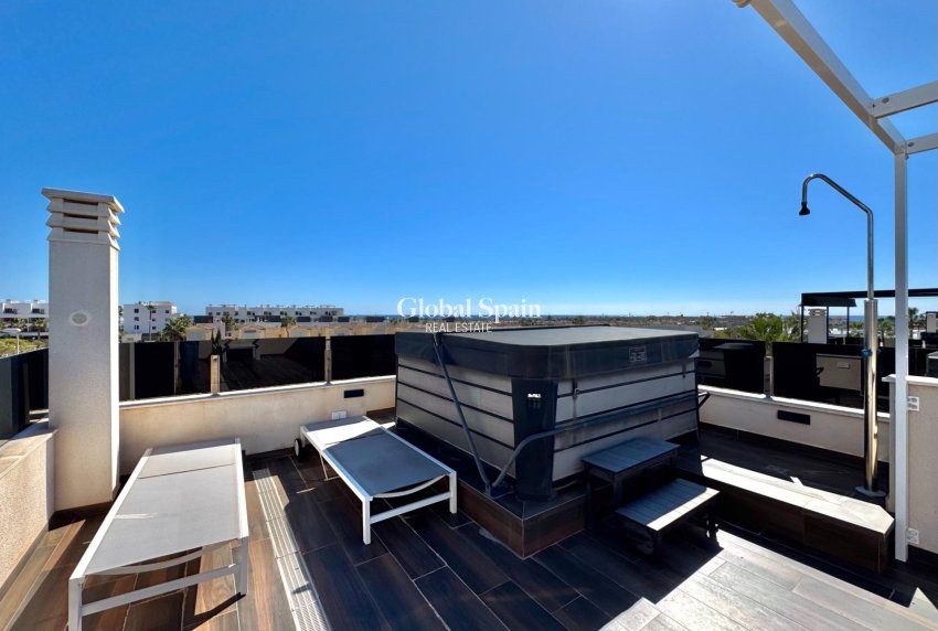 Wederverkoop - VILLA -
ORIHUELA COSTA - Lomas de Cabo Roig