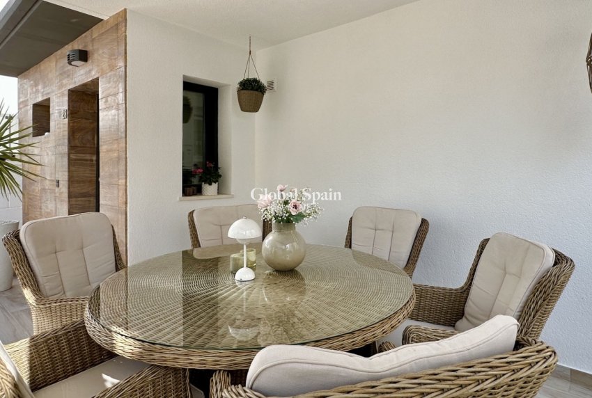 Wederverkoop - VILLA -
ORIHUELA COSTA - Lomas de Cabo Roig
