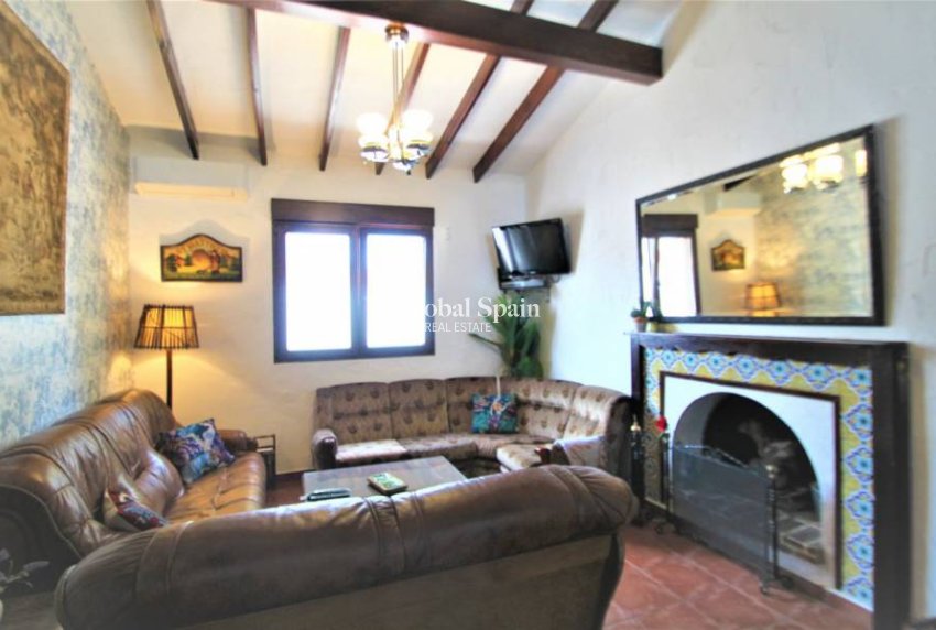 Wederverkoop - Villa -
ORIHUELA COSTA - Lomas de Cabo Roig