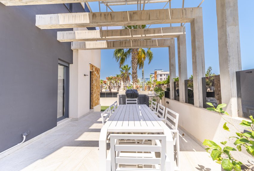 Wederverkoop - Villa -
ORIHUELA COSTA - Lomas de Cabo Roig