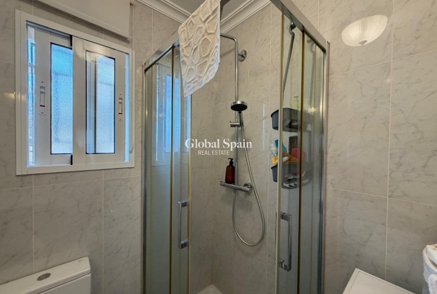 Wederverkoop - VILLA -
ORIHUELA COSTA - Lomas De Don Juan