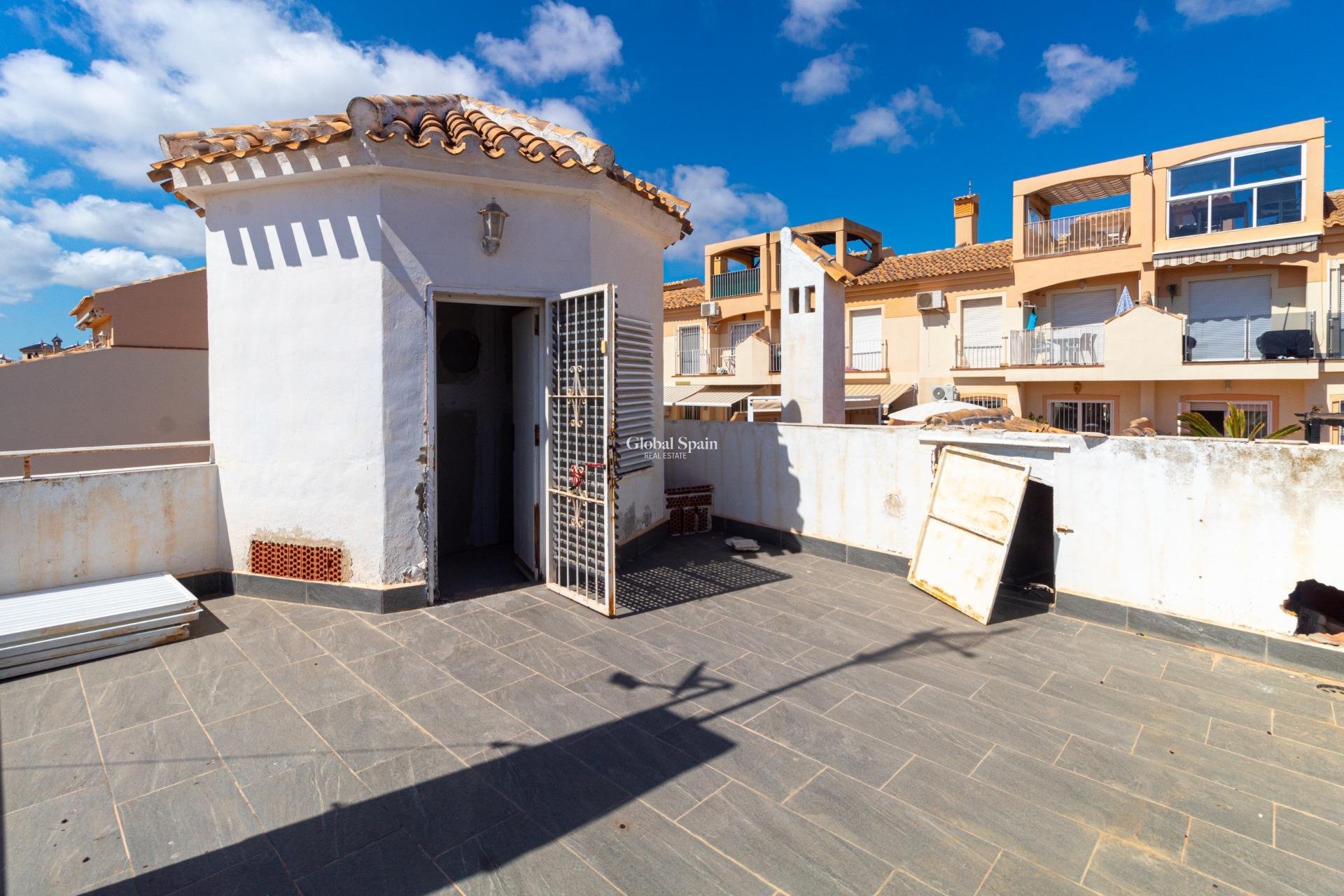 Wederverkoop - VILLA -
ORIHUELA COSTA - Los Almendros-La Florida