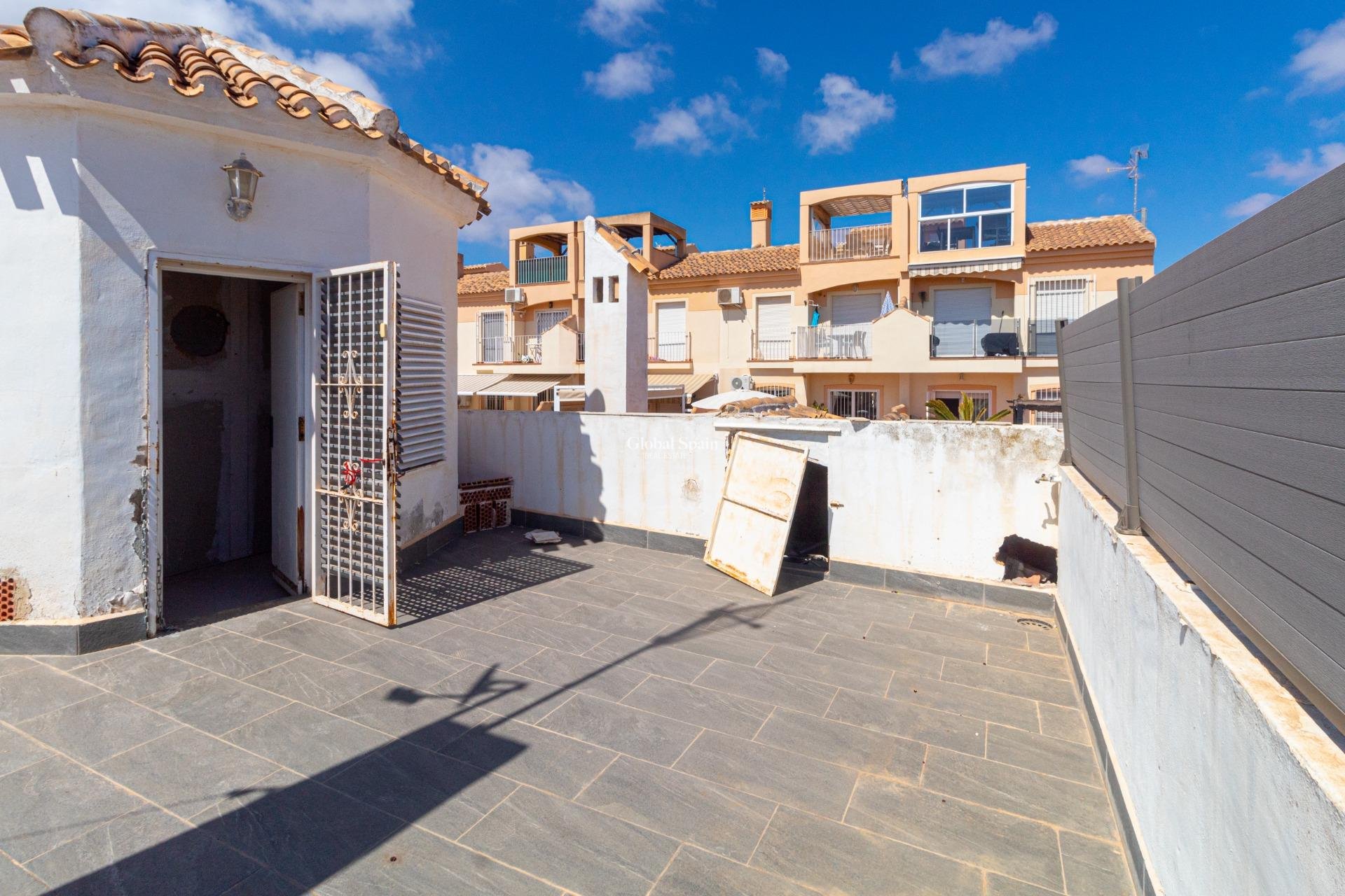 Wederverkoop - VILLA -
ORIHUELA COSTA - Los Almendros-La Florida