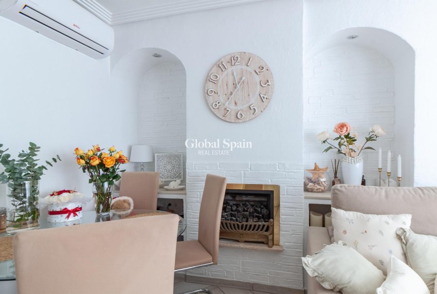 Wederverkoop - VILLA -
ORIHUELA COSTA - Los Almendros-la Florida