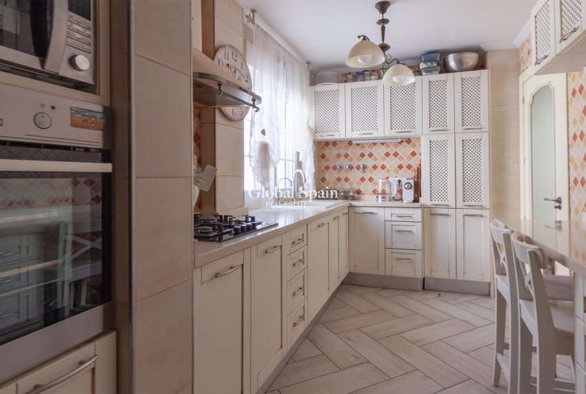 Wederverkoop - VILLA -
ORIHUELA COSTA - Los Almendros-la Florida