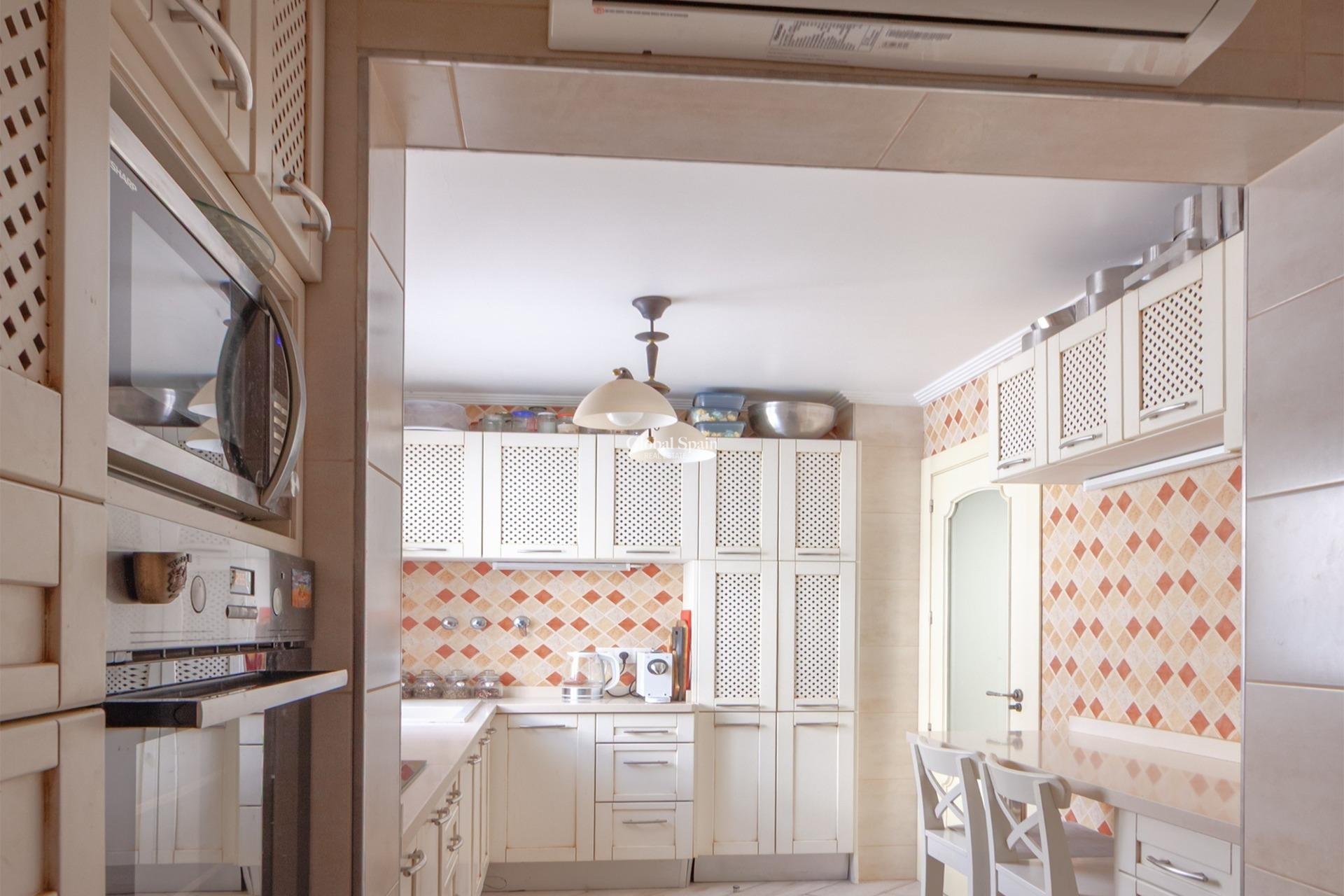 Wederverkoop - VILLA -
ORIHUELA COSTA - Los Almendros-la Florida