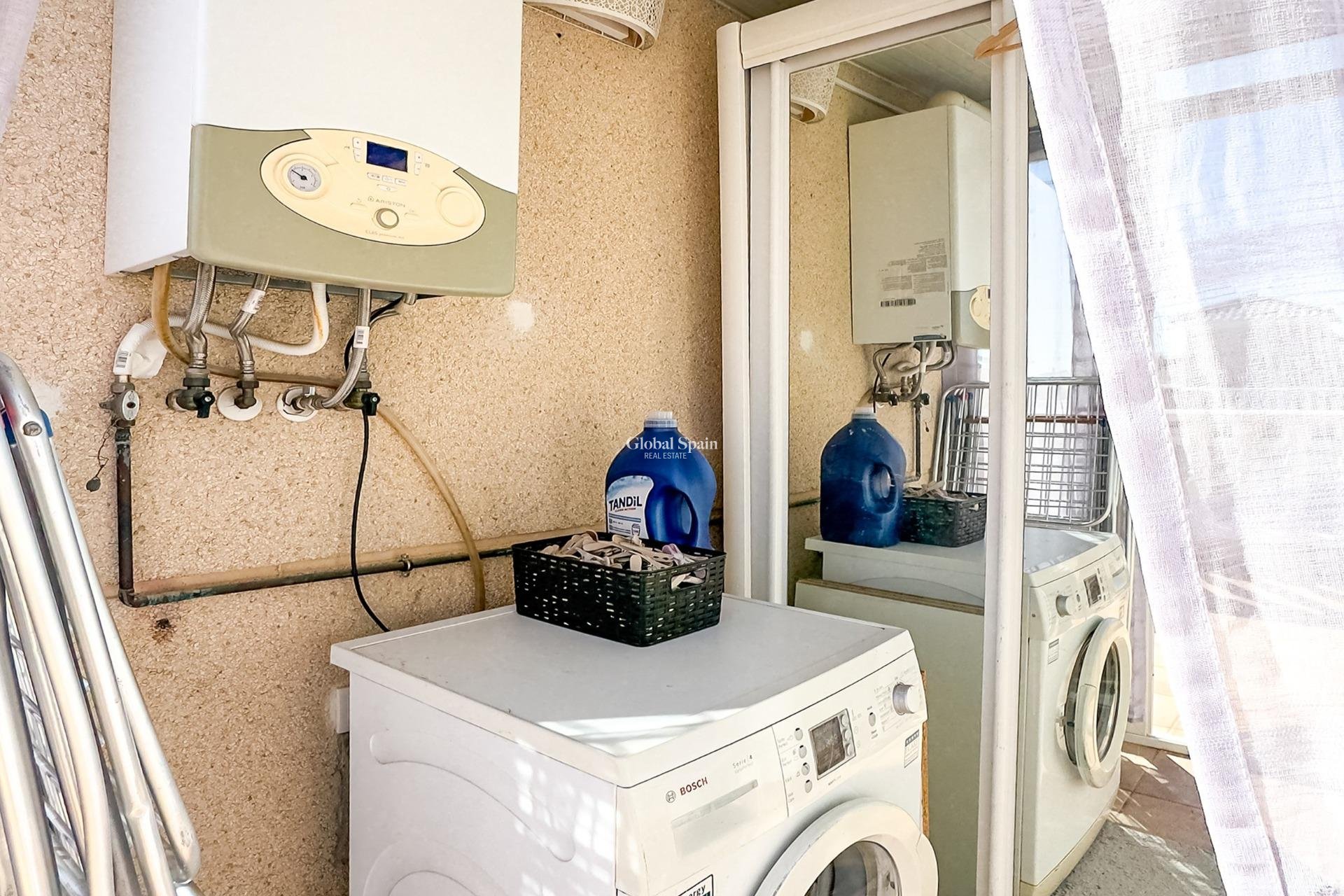 Wederverkoop - VILLA -
ORIHUELA COSTA - Los Almendros-la Florida