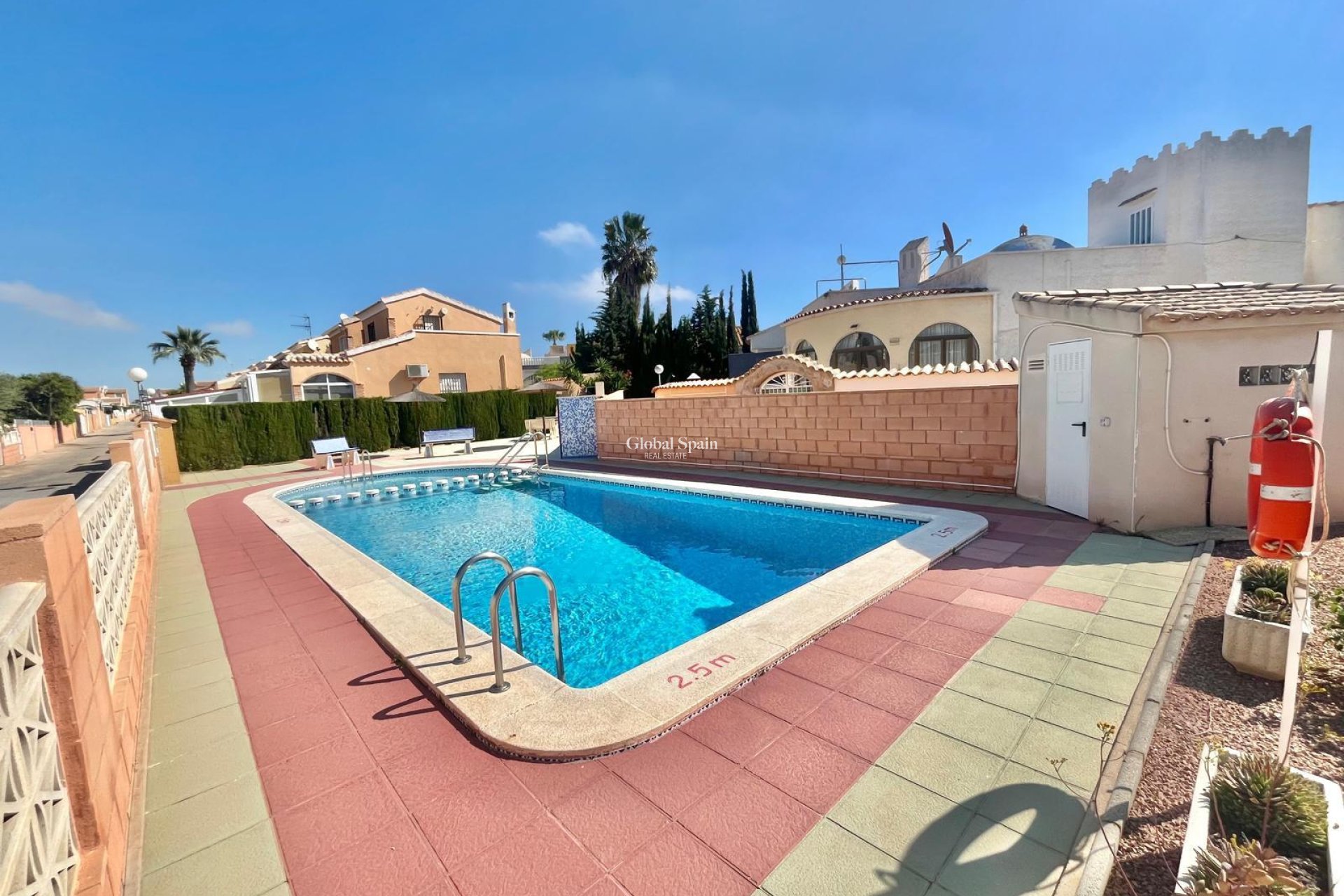 Wederverkoop - VILLA -
ORIHUELA COSTA - Los Almendros-la Florida