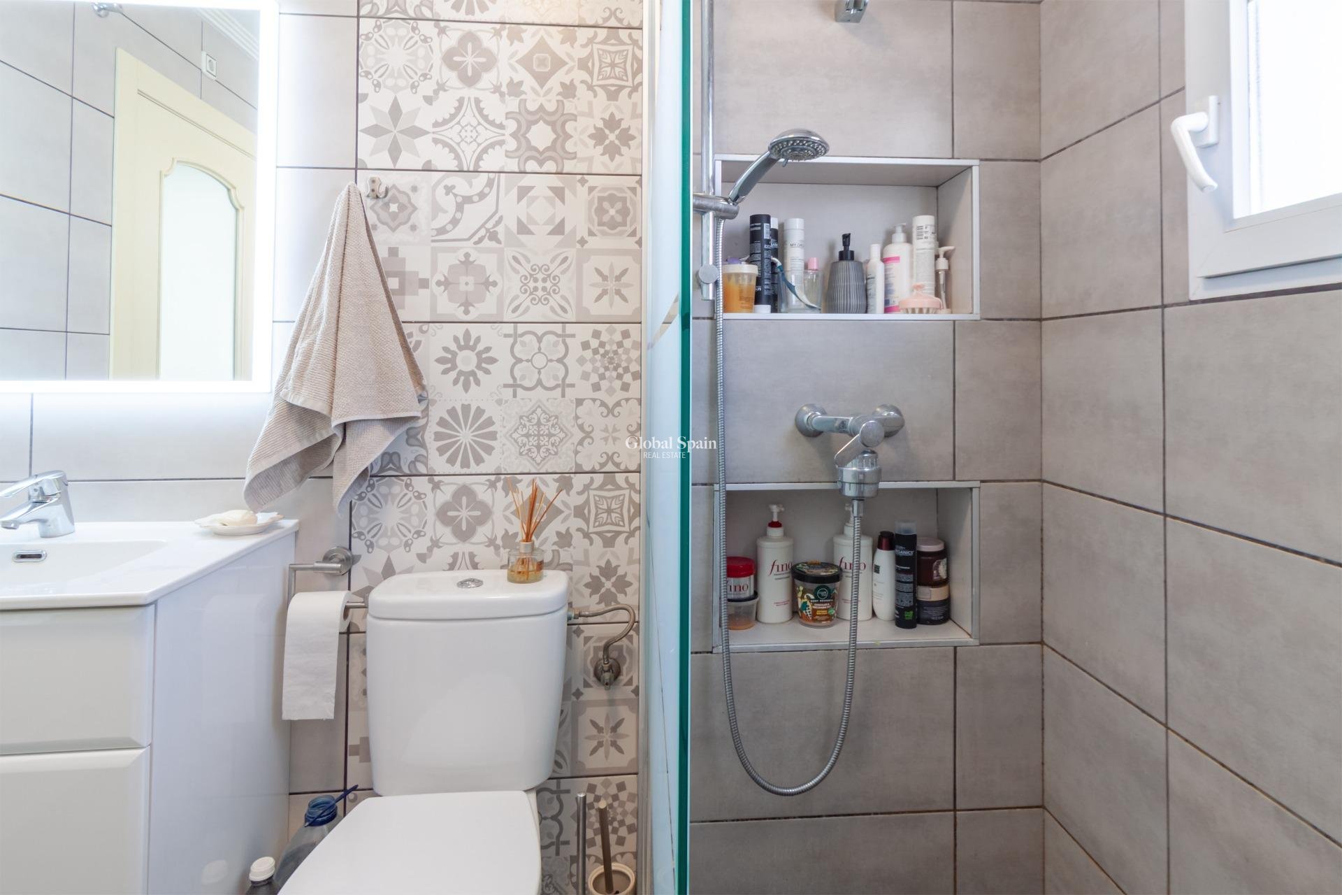 Wederverkoop - VILLA -
ORIHUELA COSTA - Los Almendros-la Florida