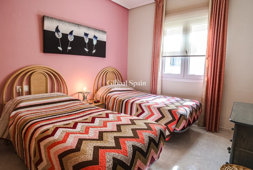 Wederverkoop - VILLA -
ORIHUELA COSTA - Los Altos