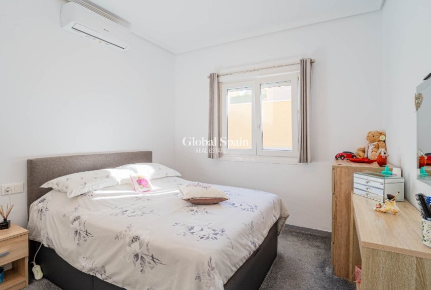 Wederverkoop - Villa -
ORIHUELA COSTA - LOS BALCONES - LOS ALTOS