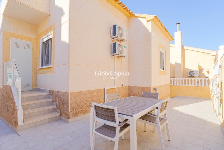 Wederverkoop - Villa -
ORIHUELA COSTA - LOS BALCONES - LOS ALTOS