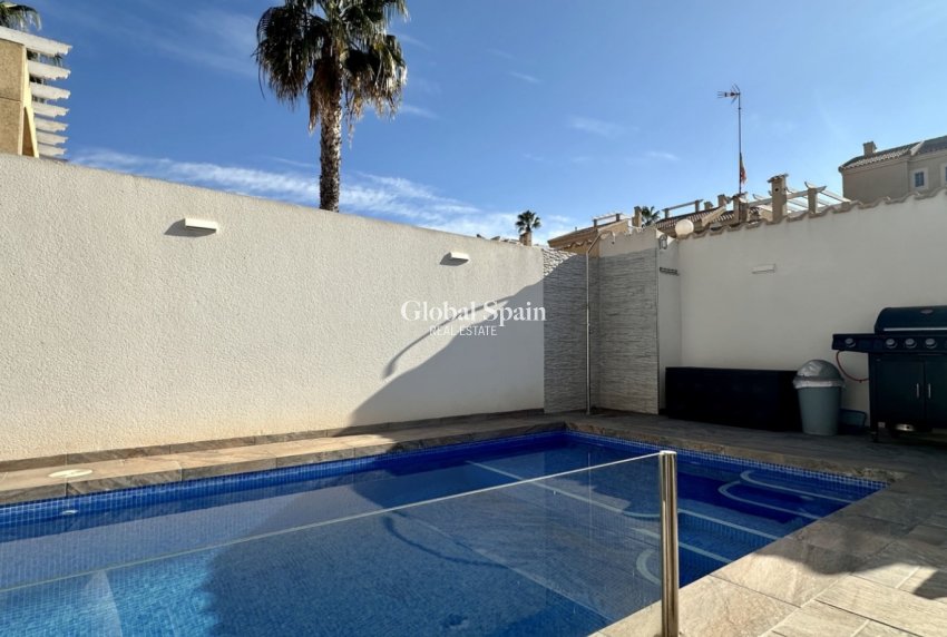 Wederverkoop - VILLA -
ORIHUELA COSTA - LOS BALCONES - LOS ALTOS