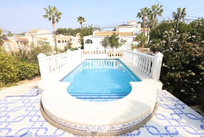 Wederverkoop - Villa -
ORIHUELA COSTA - Los Balcones