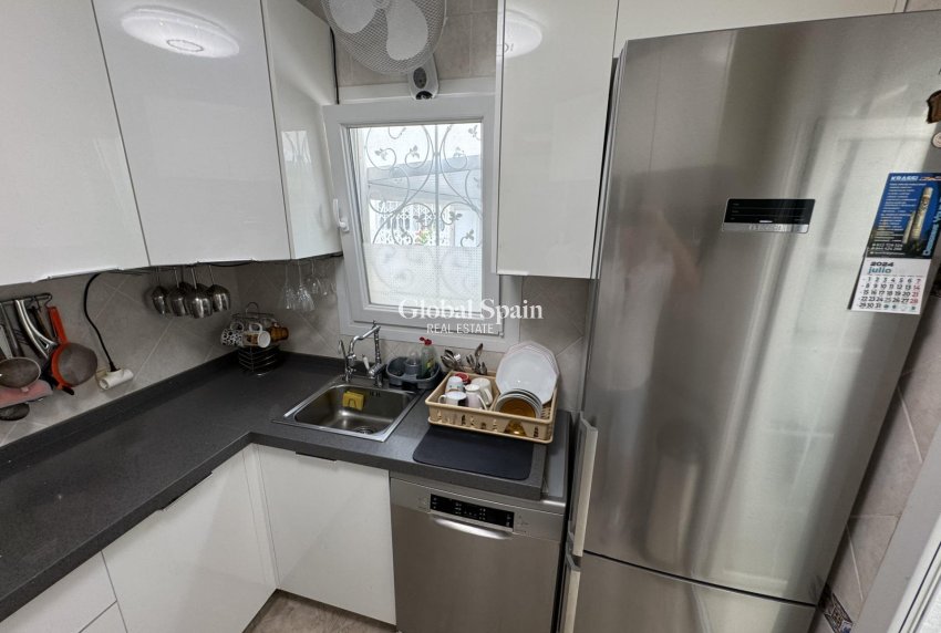 Wederverkoop - VILLA -
ORIHUELA COSTA - Los Dolses