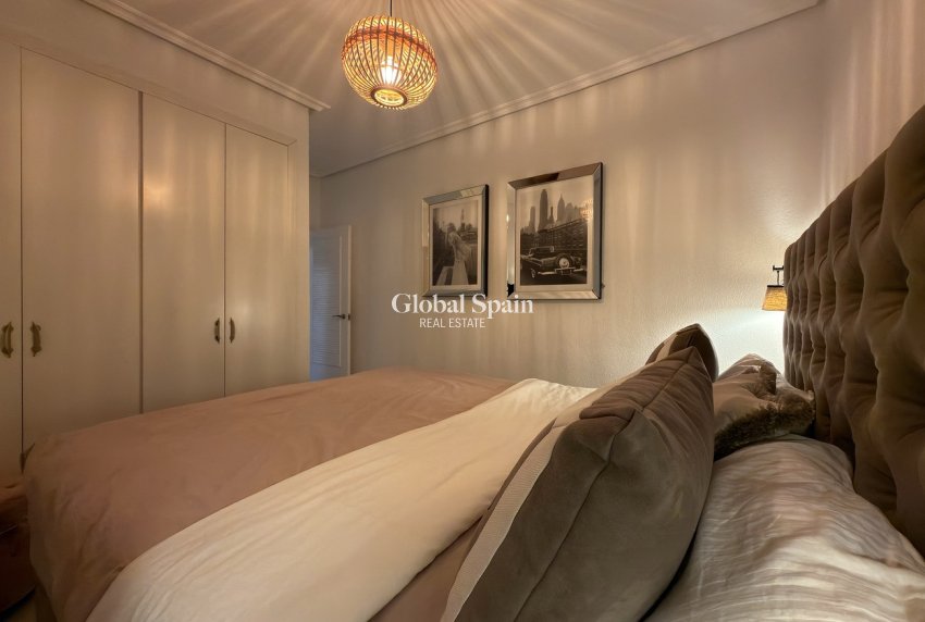 Wederverkoop - VILLA -
ORIHUELA COSTA - Los Doses