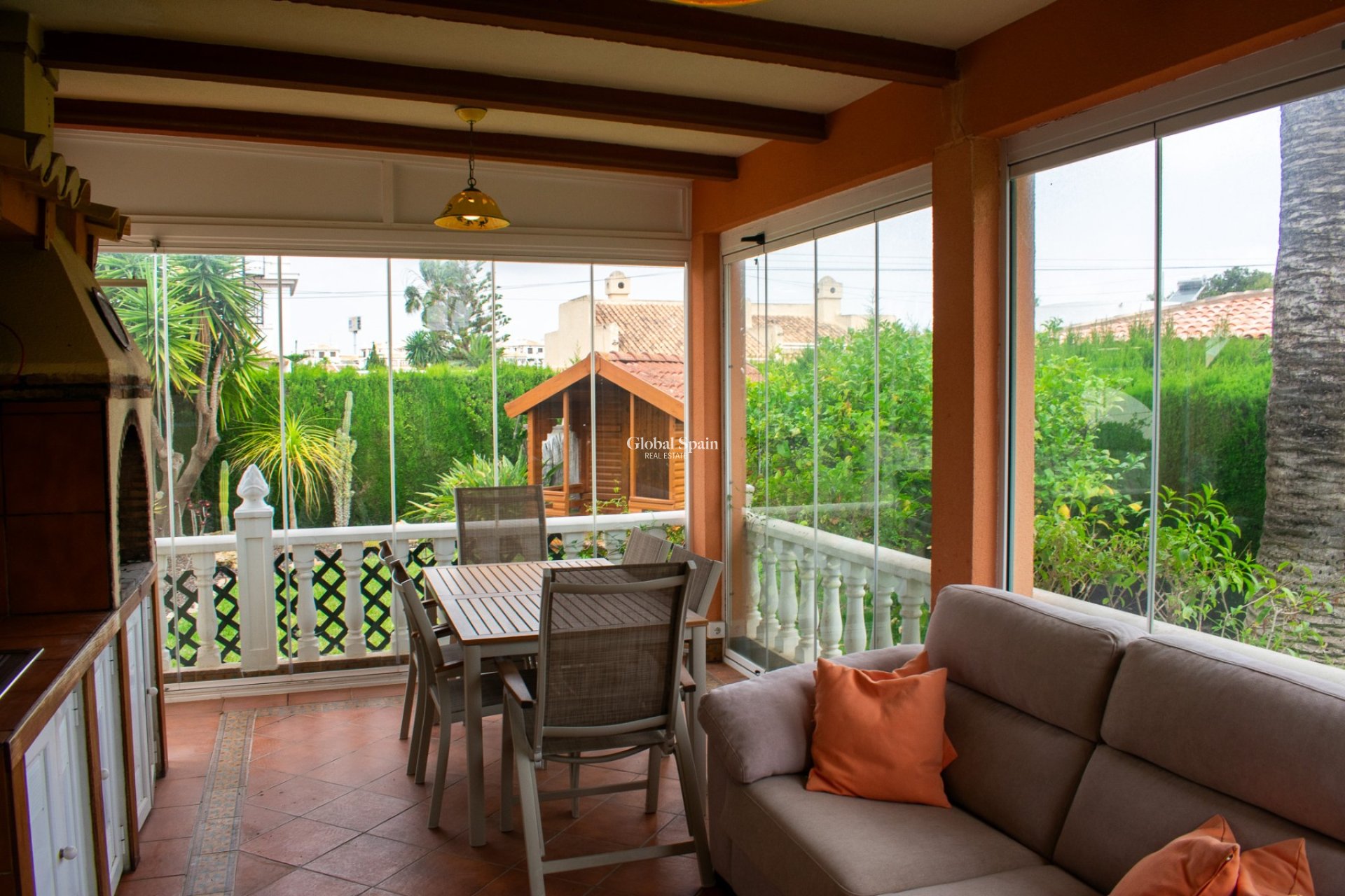 Wederverkoop - VILLA -
ORIHUELA COSTA - MUY CERCA DE LA PLAYA