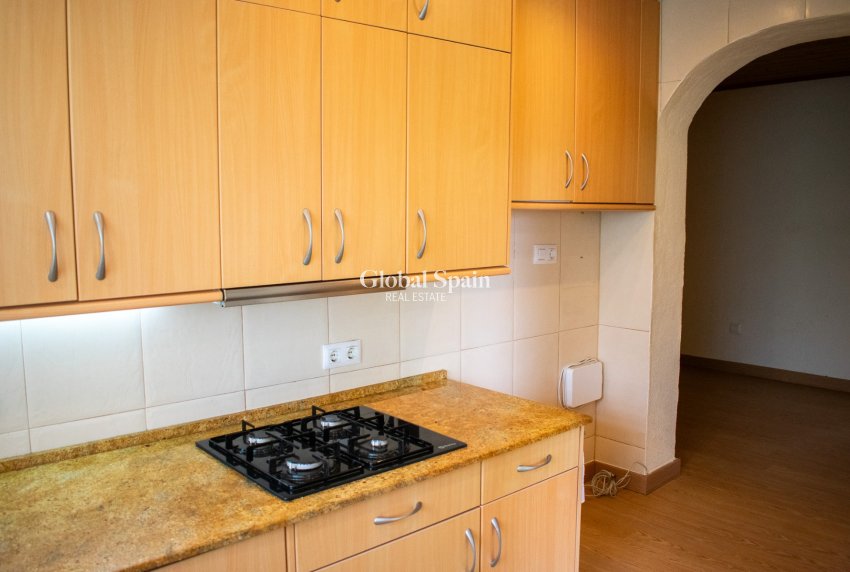 Wederverkoop - VILLA -
ORIHUELA COSTA - MUY CERCA DE LA PLAYA