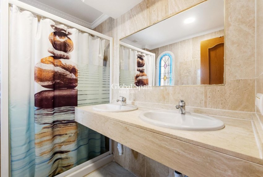 Wederverkoop - Villa -
ORIHUELA COSTA - Orihuela Costa