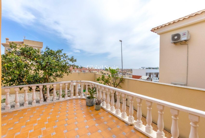 Wederverkoop - Villa -
ORIHUELA COSTA - Orihuela Costa