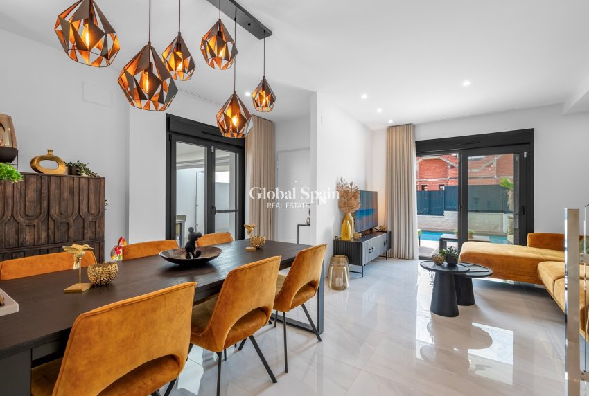 Wederverkoop - VILLA -
ORIHUELA COSTA - Orihuela