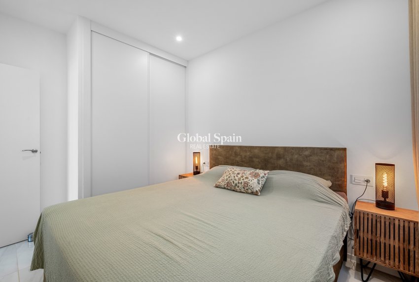 Wederverkoop - VILLA -
ORIHUELA COSTA - Orihuela