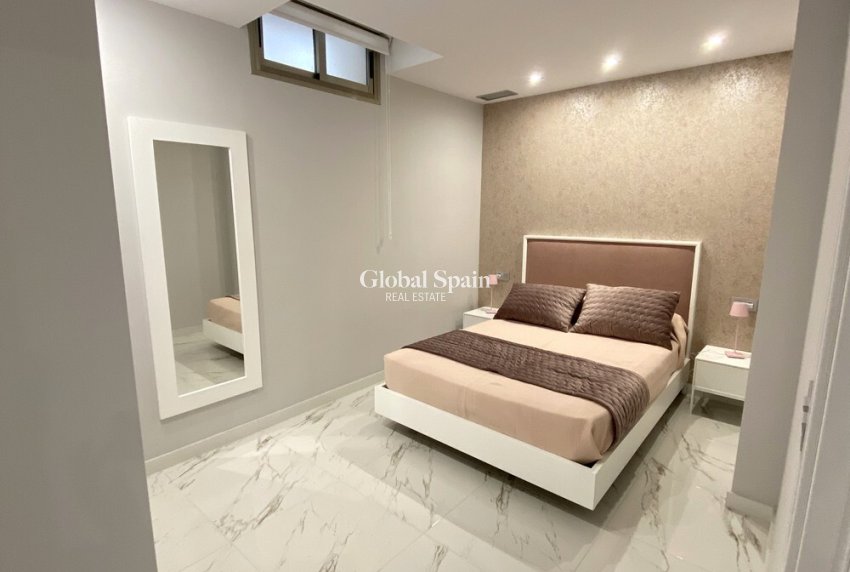 Wederverkoop - VILLA -
ORIHUELA COSTA - Pau 26