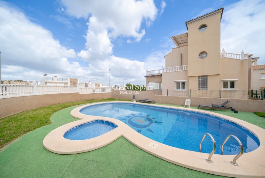 Wederverkoop - VILLA -
ORIHUELA COSTA - Pau 26