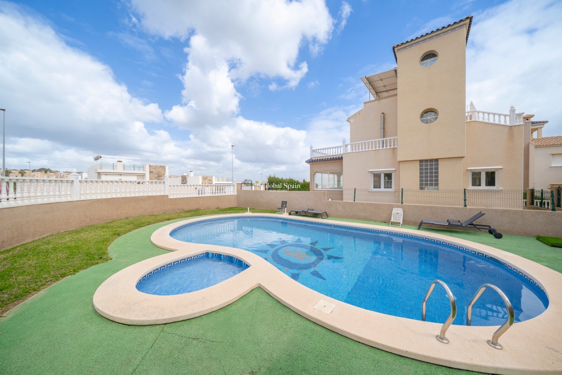 Wederverkoop - VILLA -
ORIHUELA COSTA - Pau 26