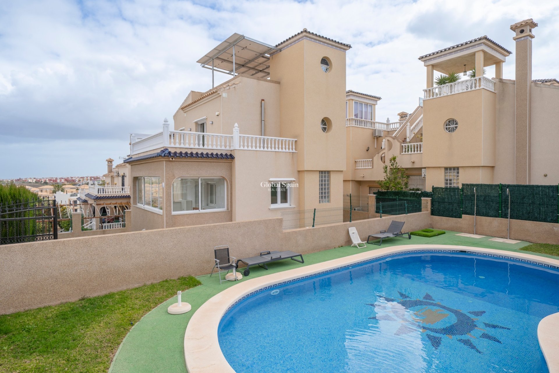 Wederverkoop - VILLA -
ORIHUELA COSTA - Pau 26