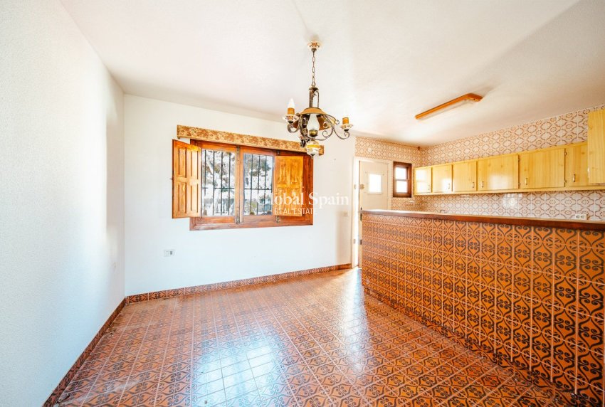 Wederverkoop - Villa -
ORIHUELA COSTA - Playa Flamenca