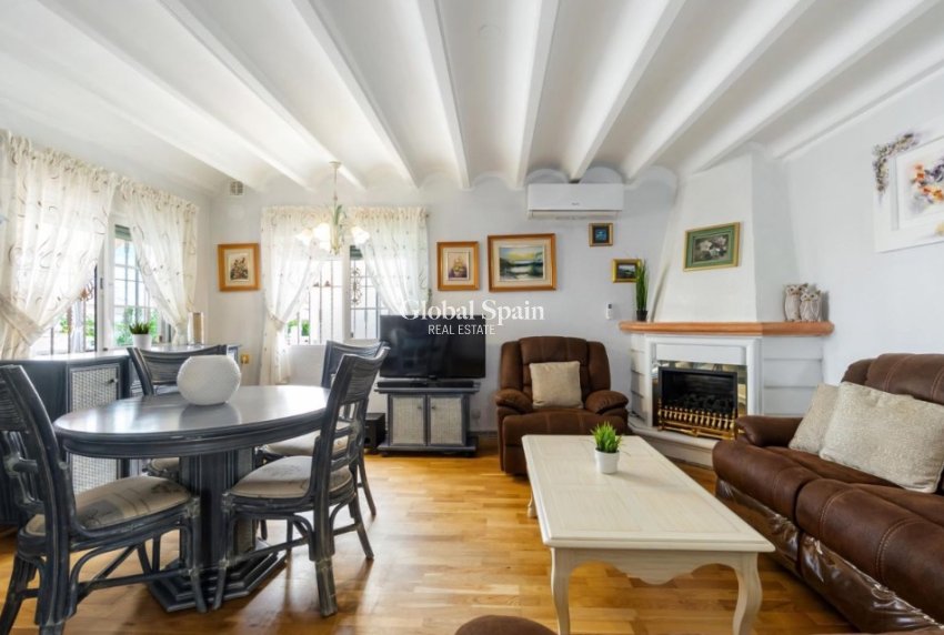 Wederverkoop - Villa -
ORIHUELA COSTA - Playa Flamenca