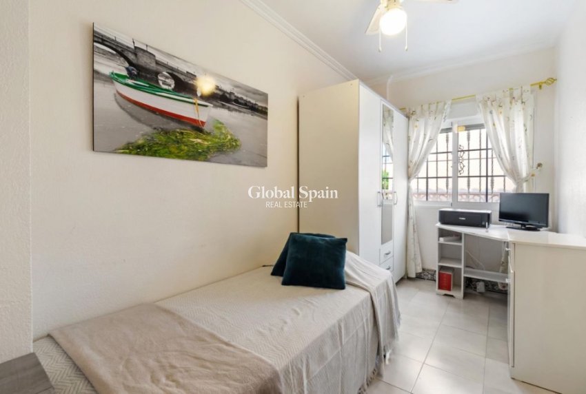 Wederverkoop - Villa -
ORIHUELA COSTA - Playa Flamenca