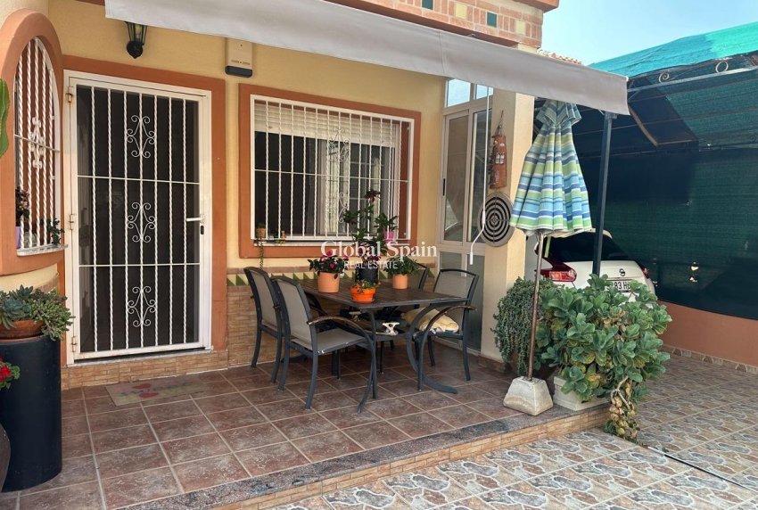 Wederverkoop - VILLA -
ORIHUELA COSTA - Playa Flamenca