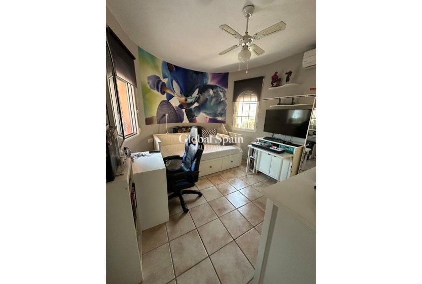 Wederverkoop - VILLA -
ORIHUELA COSTA - Playa Flamenca