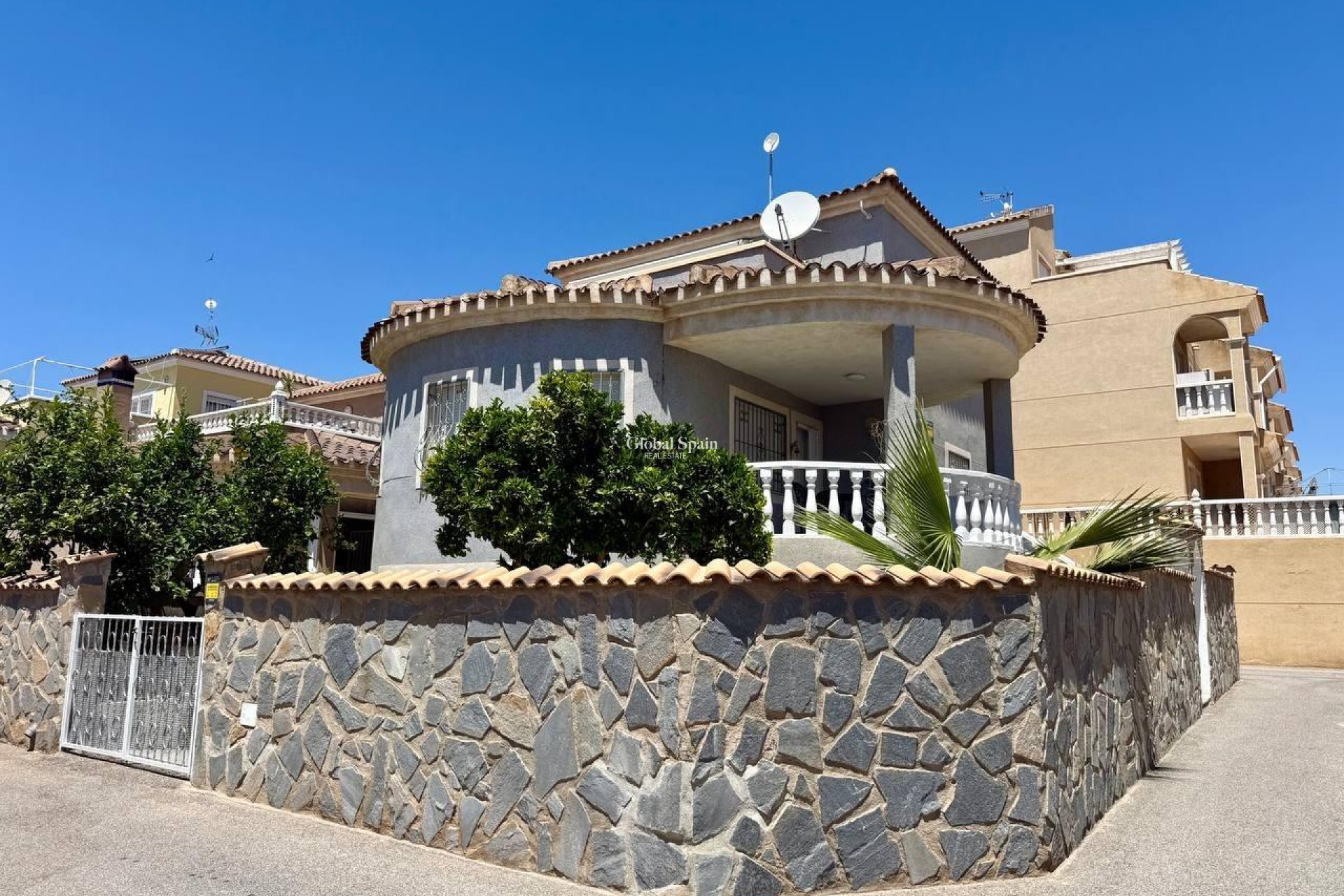 Wederverkoop - VILLA -
ORIHUELA COSTA - Playa Flamenca