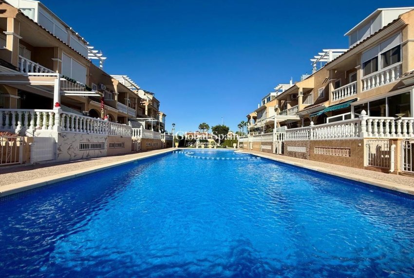 Wederverkoop - VILLA -
ORIHUELA COSTA - Playa Flamenca