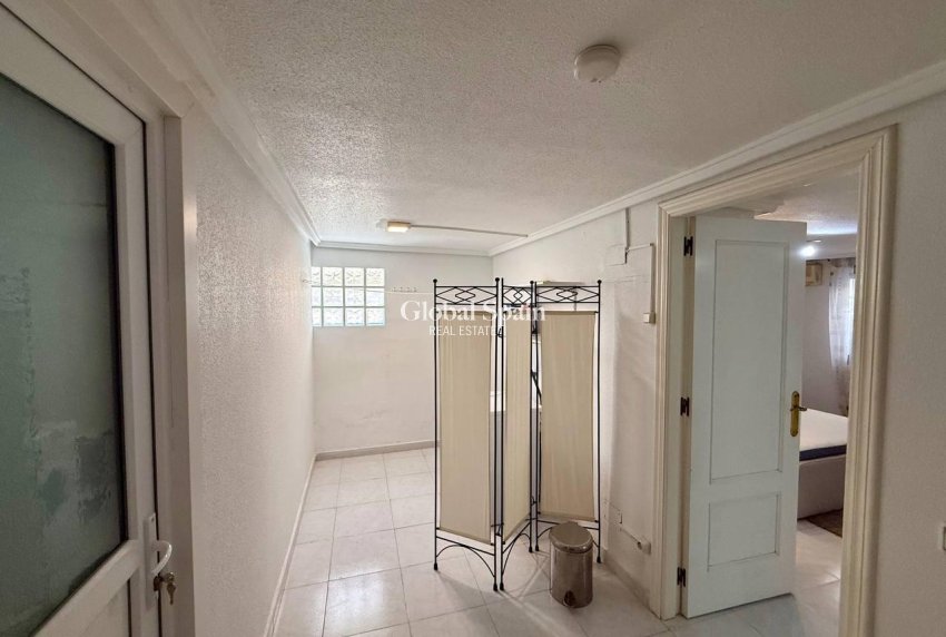 Wederverkoop - VILLA -
ORIHUELA COSTA - Playa Flamenca