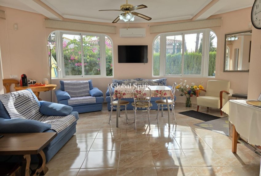 Wederverkoop - VILLA -
ORIHUELA COSTA - Playa Flamenca