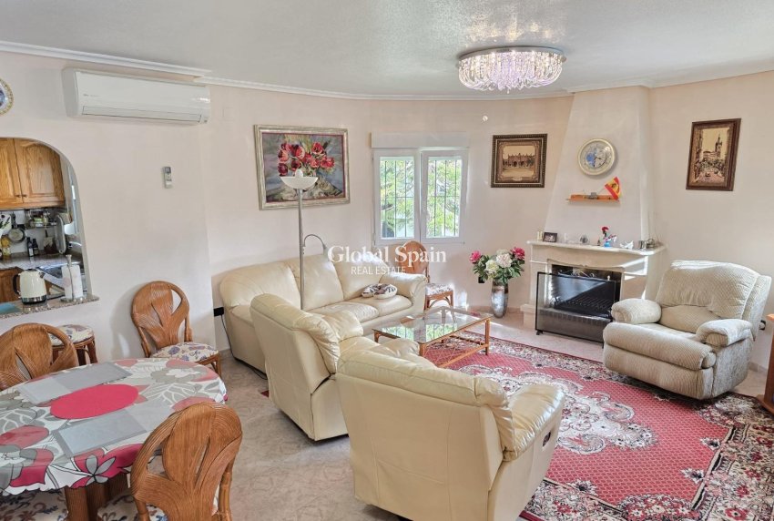 Wederverkoop - VILLA -
ORIHUELA COSTA - Playa Flamenca