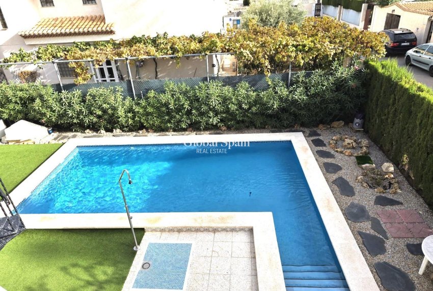 Wederverkoop - VILLA -
ORIHUELA COSTA - Playa Flamenca