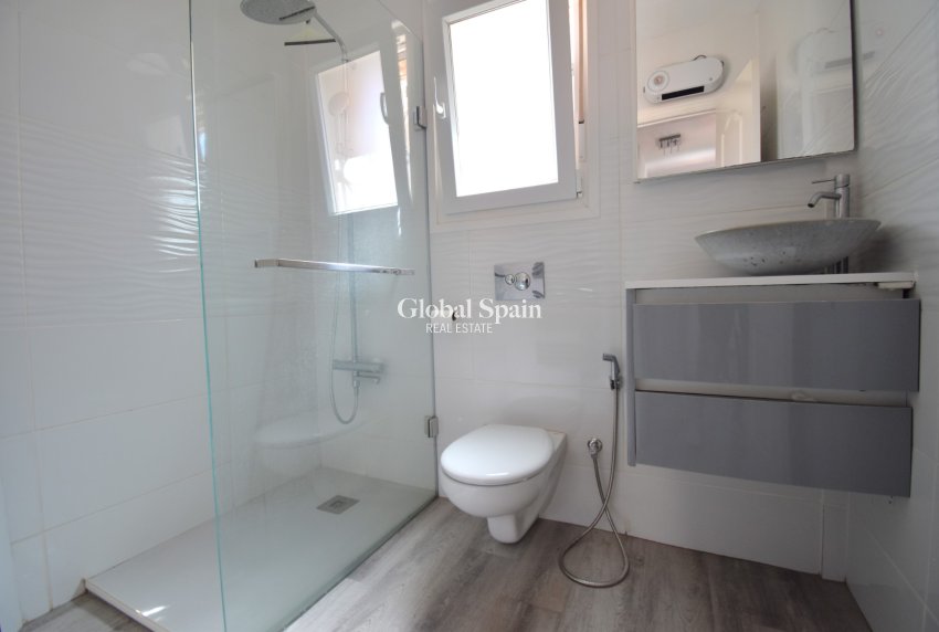 Wederverkoop - VILLA -
ORIHUELA COSTA - Playa Flamenca