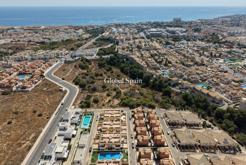 Wederverkoop - VILLA -
ORIHUELA COSTA - Playa Flamenca