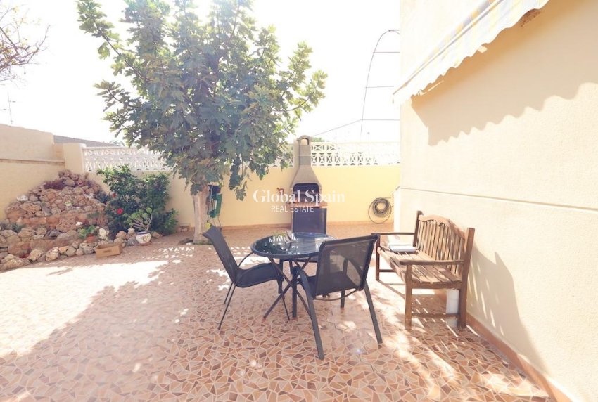 Wederverkoop - Villa -
ORIHUELA COSTA - Playa Flamenca
