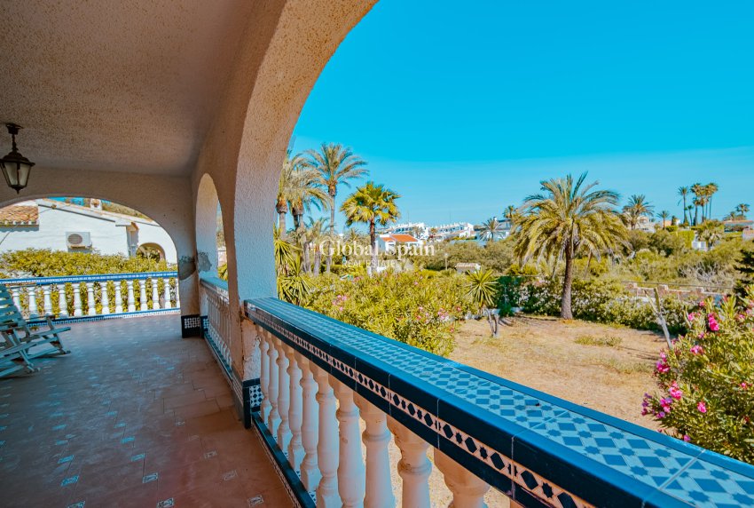 Wederverkoop - Villa -
ORIHUELA COSTA - Playa Flamenca