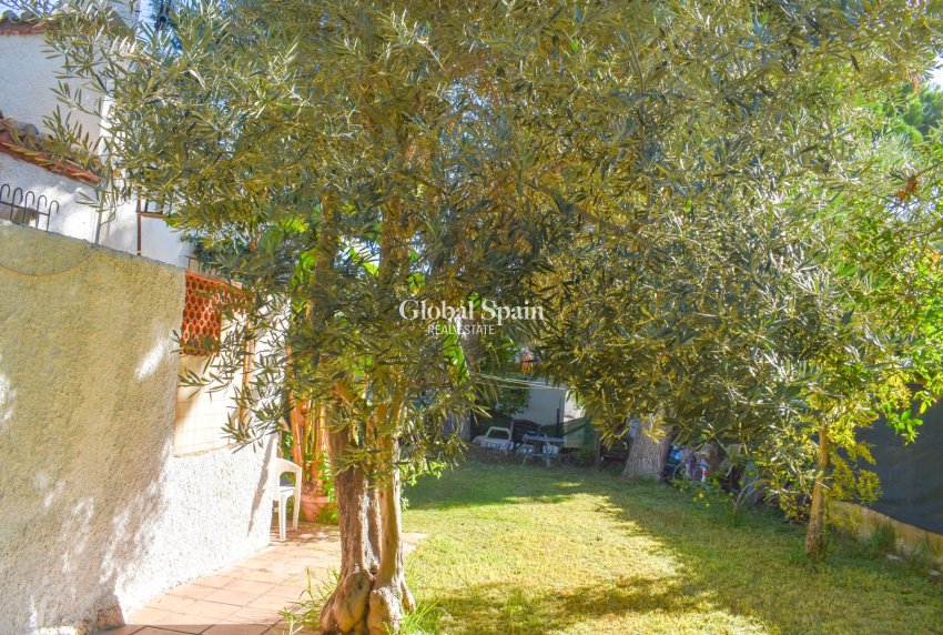 Wederverkoop - VILLA -
ORIHUELA COSTA - Punta Prima