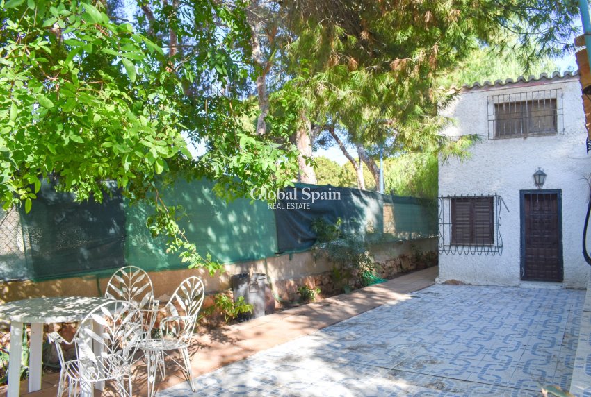 Wederverkoop - VILLA -
ORIHUELA COSTA - Punta Prima