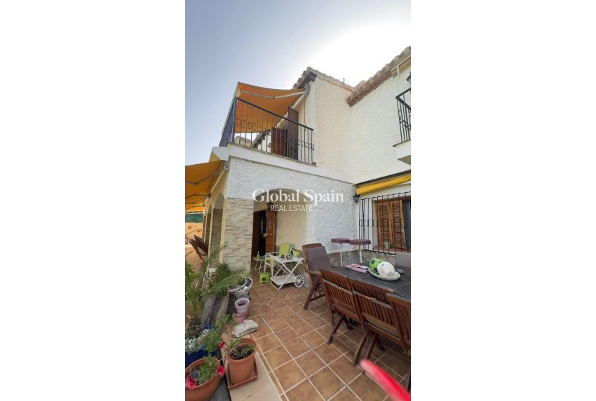 Wederverkoop - VILLA -
ORIHUELA COSTA - Punta Prima