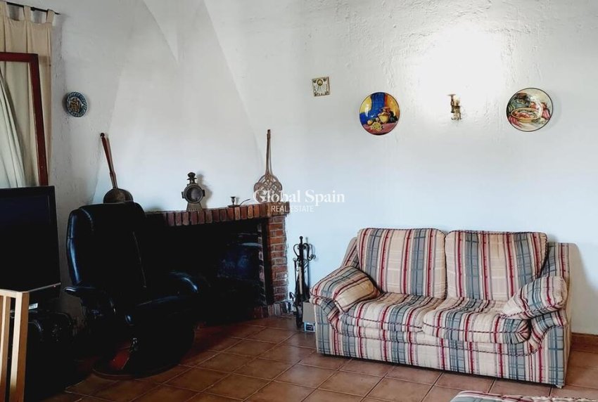 Wederverkoop - VILLA -
ORIHUELA COSTA - Punta Prima